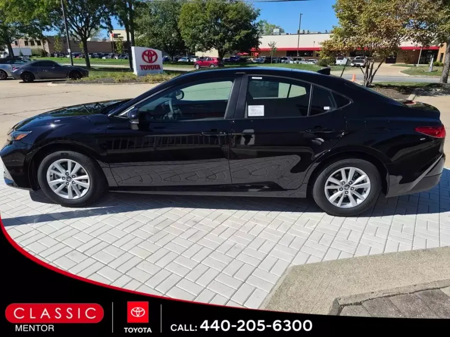 2026 Toyota Camry LE photo 1
