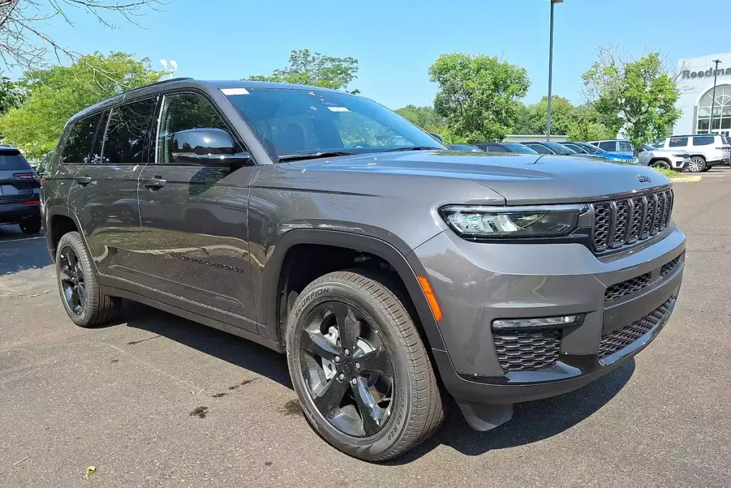 2025 Jeep Grand Cherokee Limited photo 1
