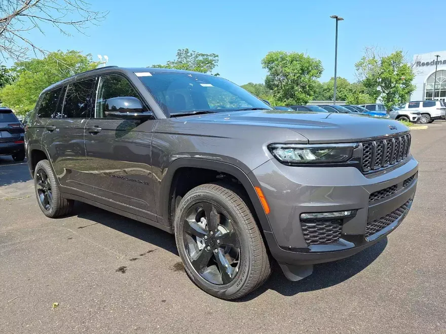 2025 Jeep Grand Cherokee Limited photo 1