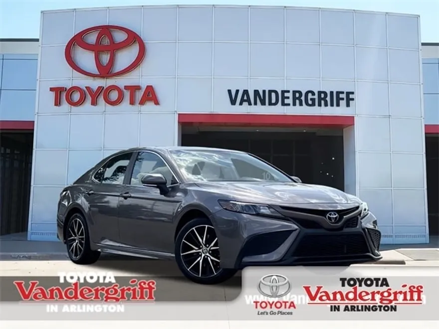 2024 Toyota Camry SE photo 1