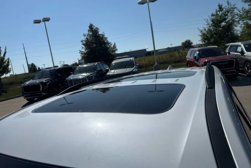 2022 Chevrolet Traverse RS photo 1