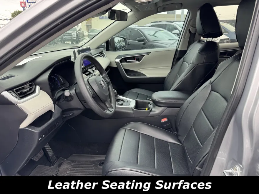 2024 Toyota RAV4 Hybrid XLE photo 1