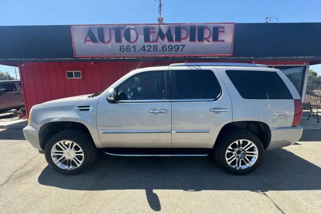 2007 Cadillac Escalade Luxury photo 1