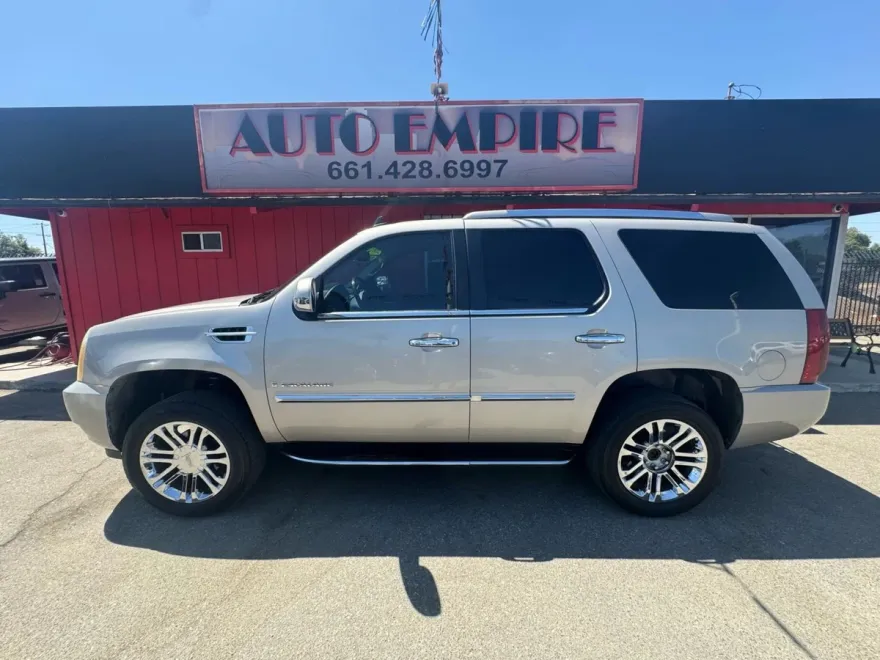 2007 Cadillac Escalade Luxury photo 1