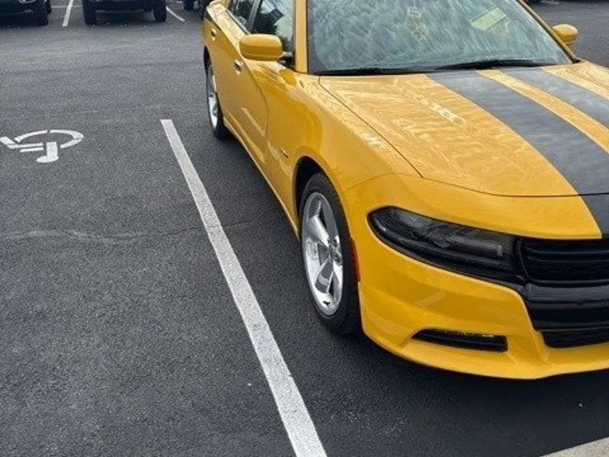 2017 Dodge Charger R/T photo 1