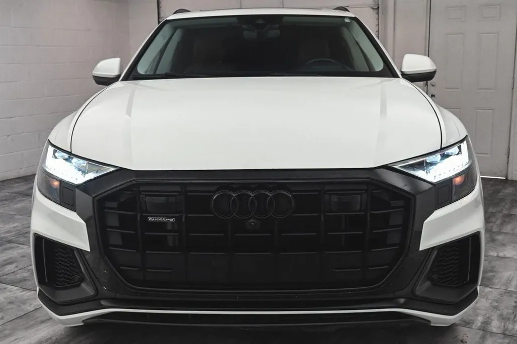 2022 Audi Q8 55 Prestige photo 1