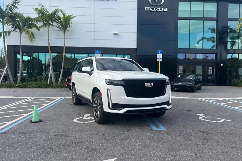 2022 Cadillac Escalade Sport Platinum photo 1