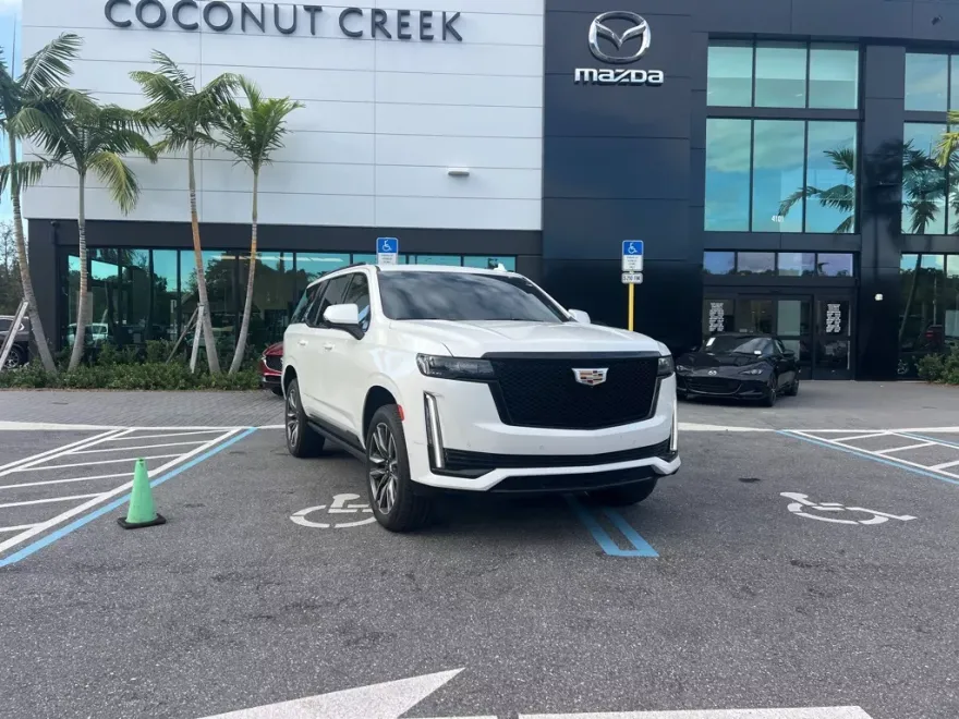 2022 Cadillac Escalade Sport Platinum photo 1