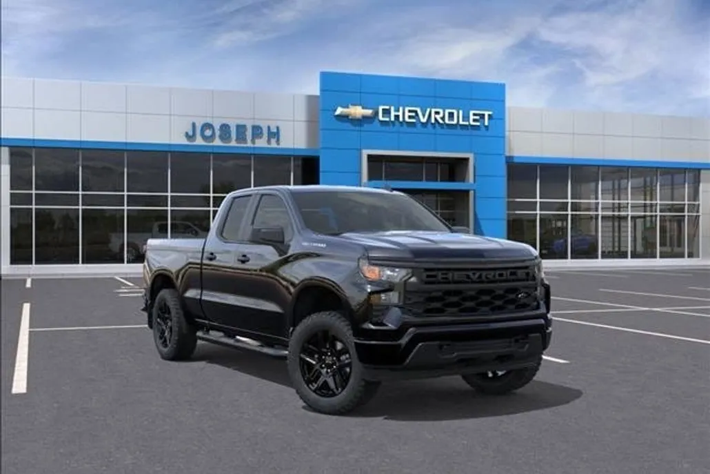 2025 Chevrolet Silverado 1500 Custom photo 1