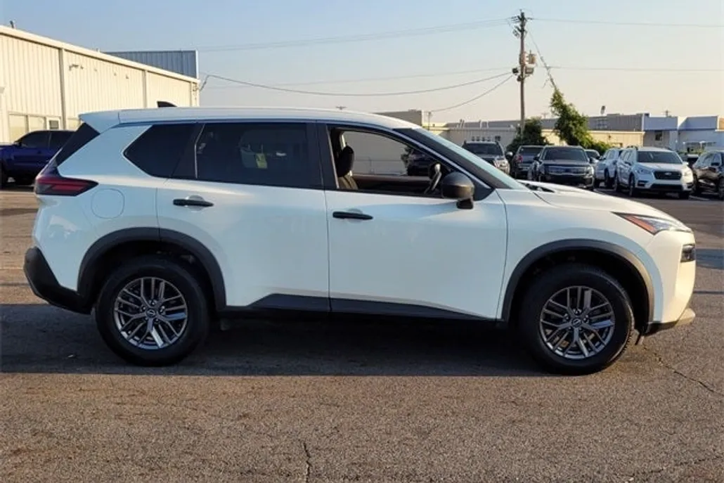 2023 Nissan Rogue S photo 1