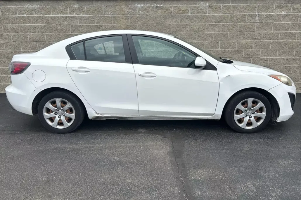 2011 Mazda Mazda3 i Sport photo 1