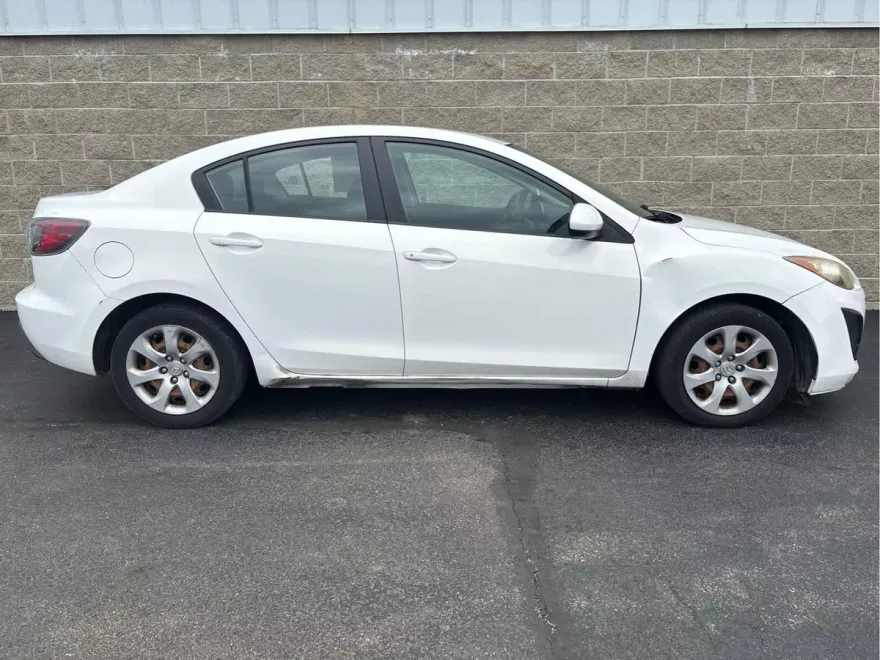 2011 Mazda Mazda3 i Sport photo 1