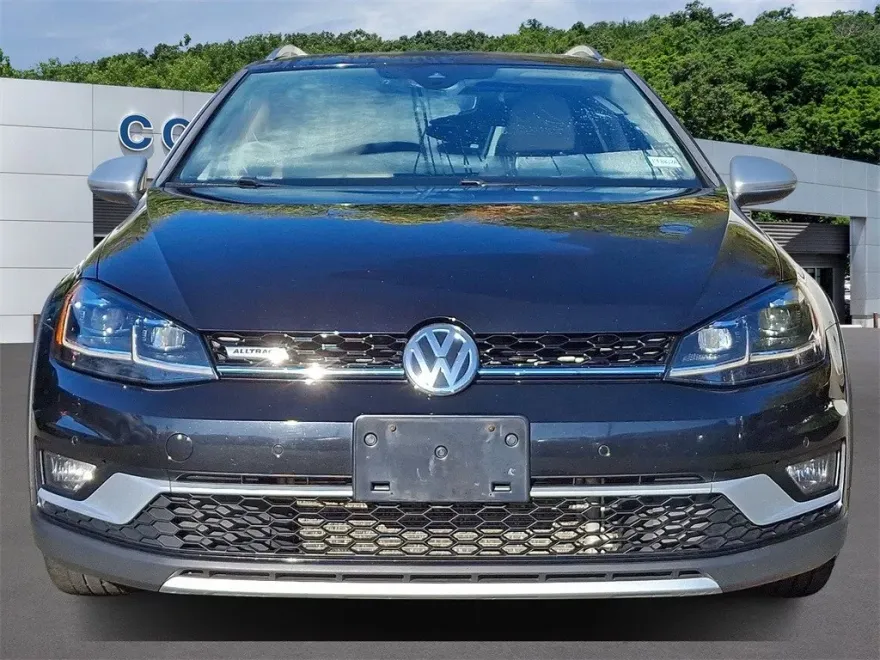 2019 Volkswagen Golf Alltrack TSI SE photo 1