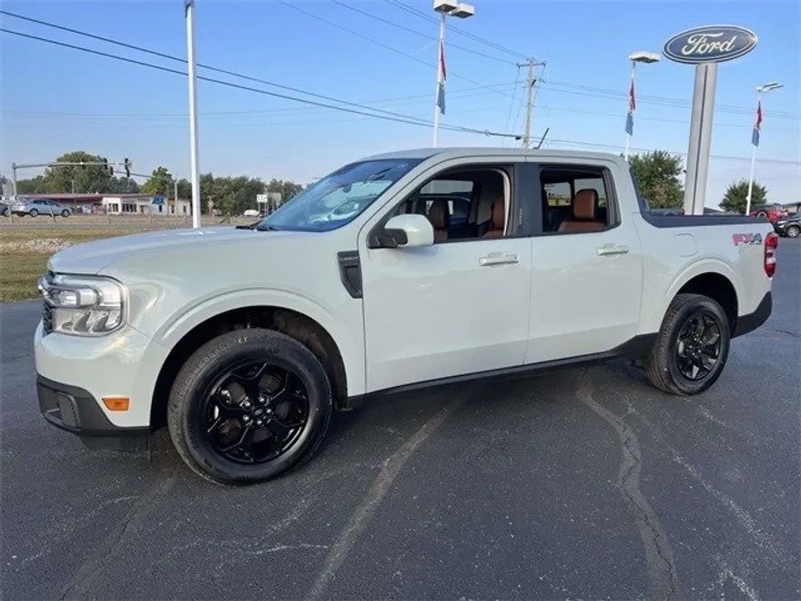2022 Ford Maverick Lariat photo 1