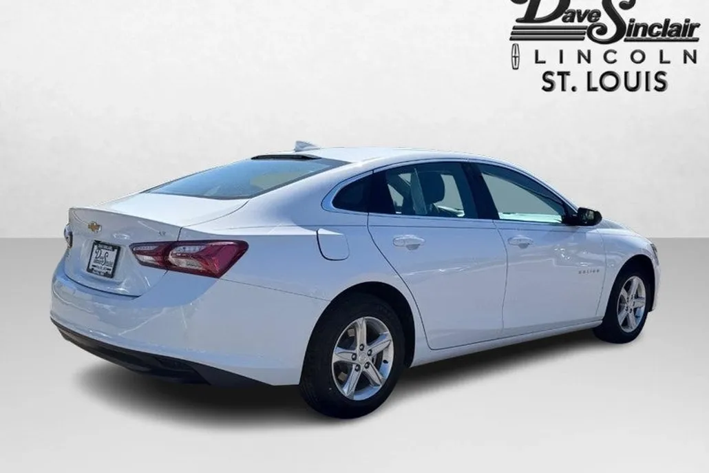 2022 Chevrolet Malibu 1LT photo 1