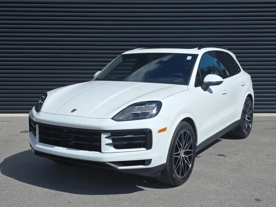 2025 Porsche Cayenne Base photo 1
