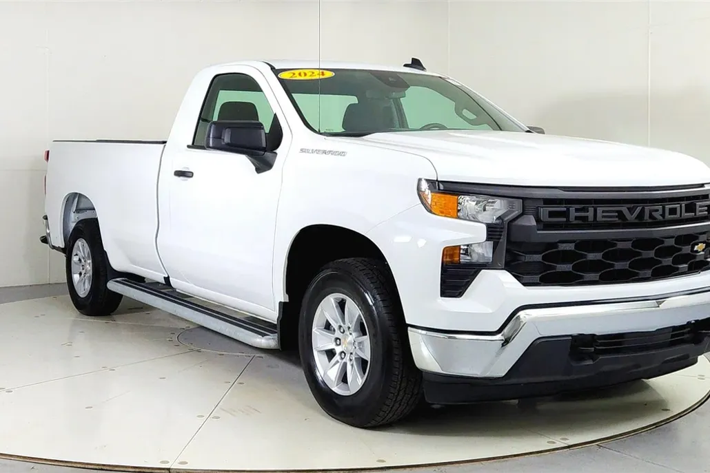 2024 Chevrolet Silverado 1500 photo 1