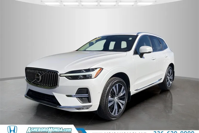 2022 Volvo XC60 B5 Inscription photo 1
