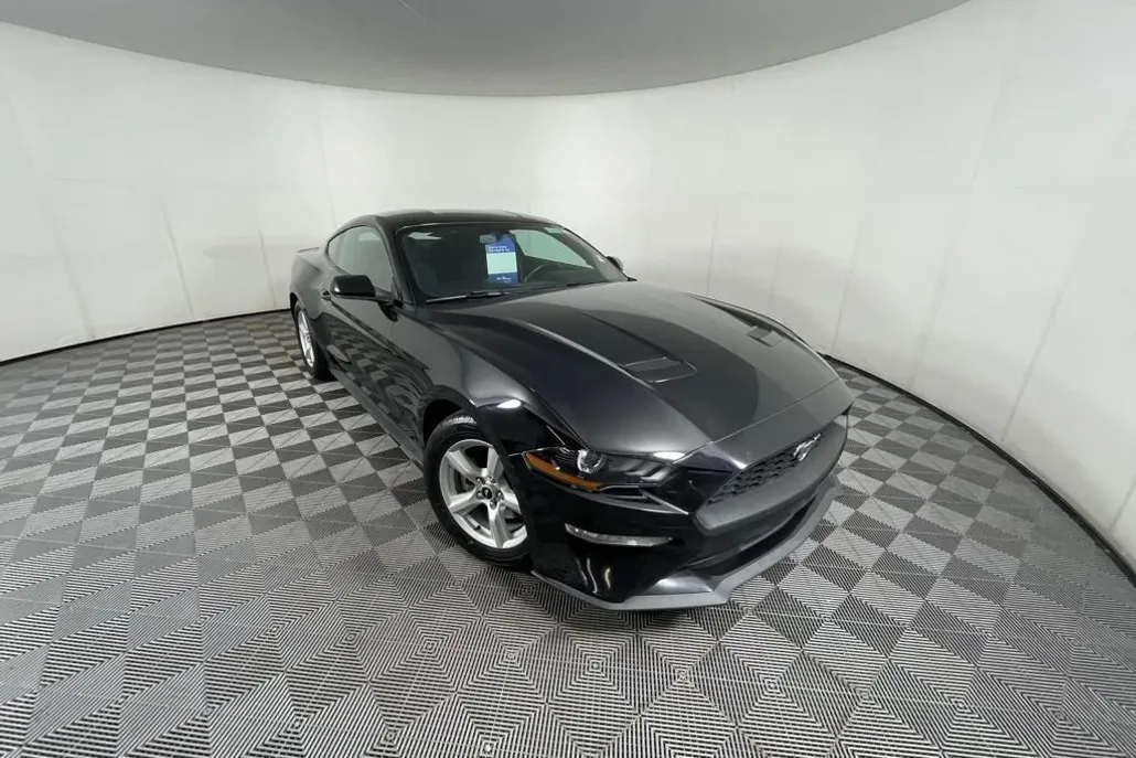 2018 Ford Mustang EcoBoost photo 1
