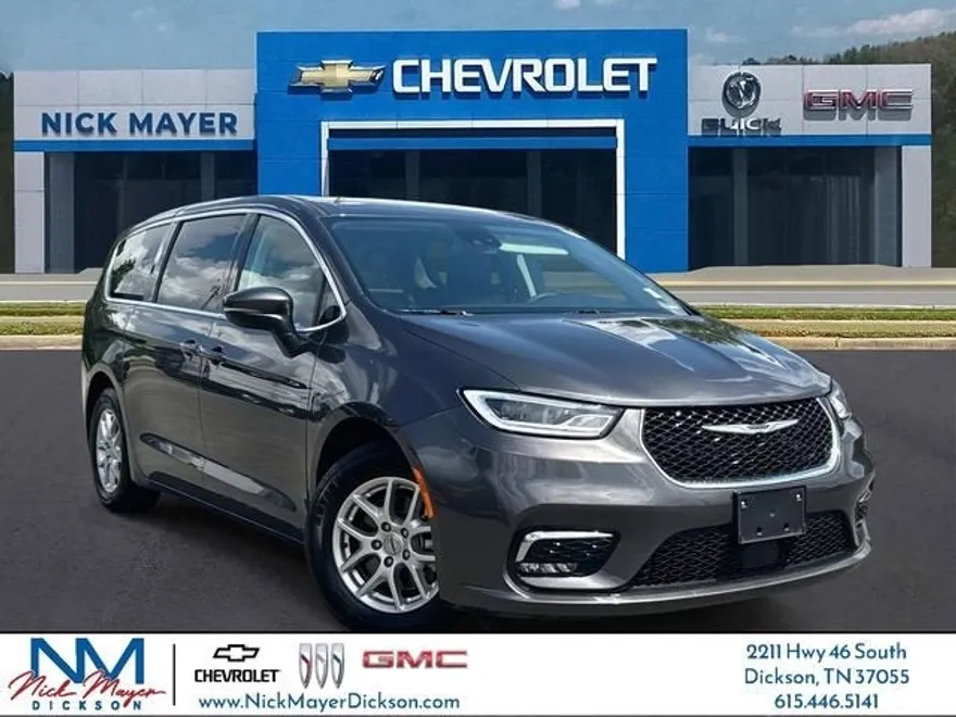 2023 Chrysler Pacifica Touring L photo 1