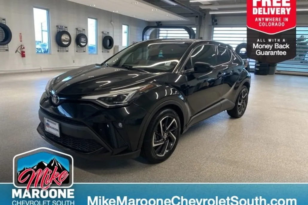 2020 Toyota C-HR LE photo 1