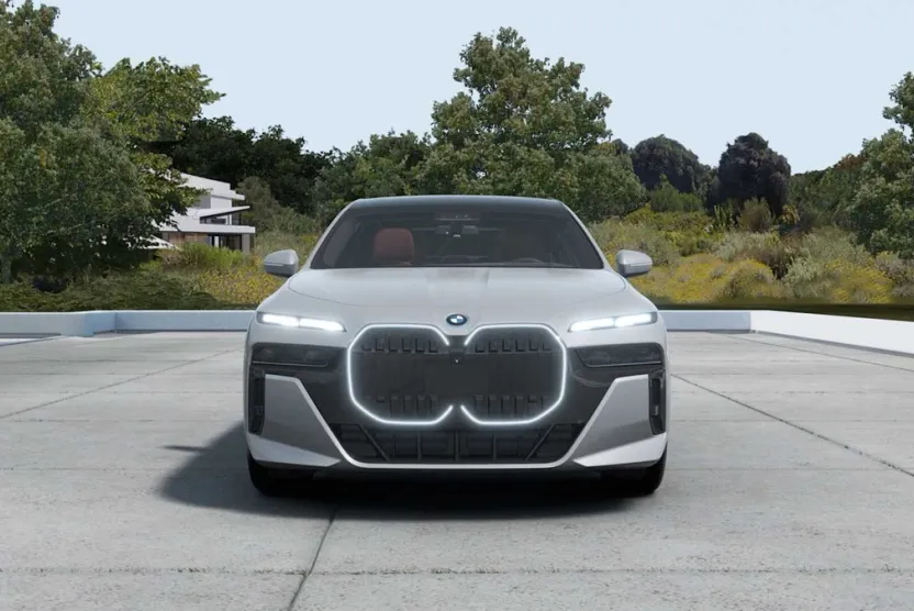 2026 Bmw 750e photo 1