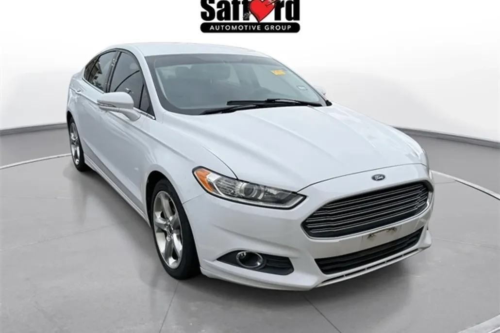 2014 Ford Fusion SE photo 1