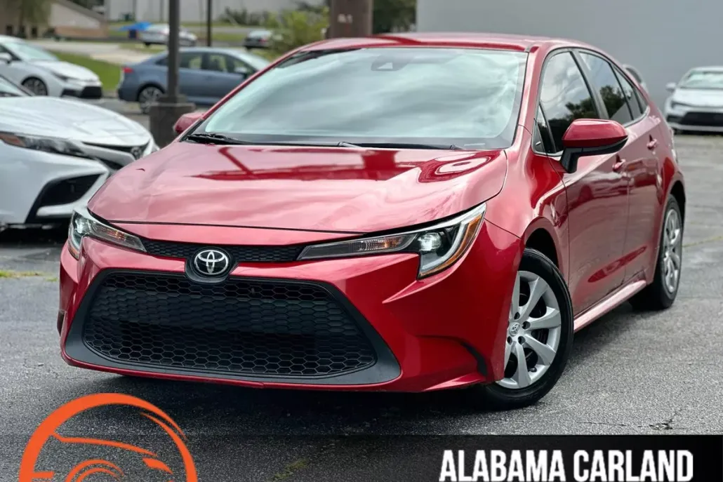 2021 Toyota Corolla LE photo 1