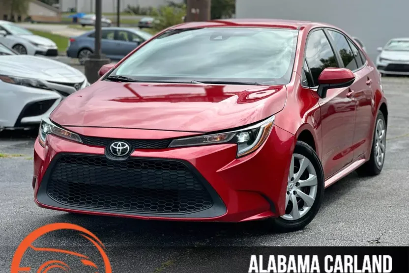 2021 Toyota Corolla LE photo 1