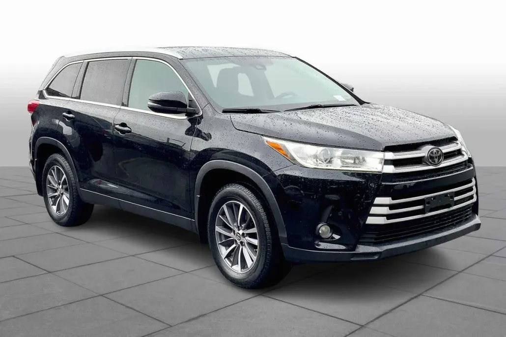2019 Toyota Highlander XLE photo 1