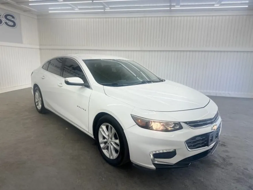 2016 Chevrolet Malibu 1LT photo 1