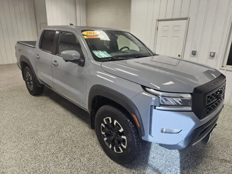 2023 Nissan Frontier PRO-4X photo 1