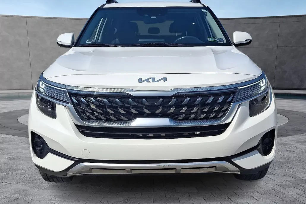 2022 Kia Seltos Nightfall Edition photo 1