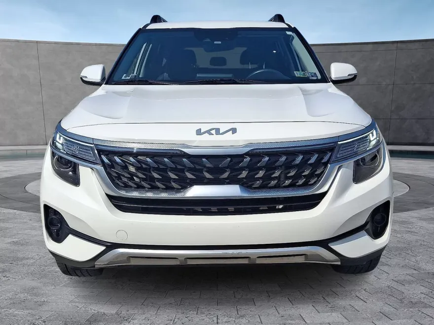 2022 Kia Seltos Nightfall Edition photo 1