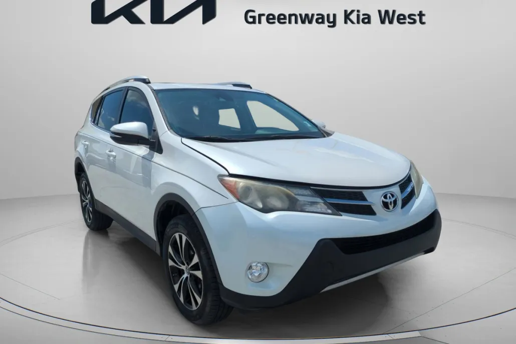 2015 Toyota RAV4 Limited photo 1