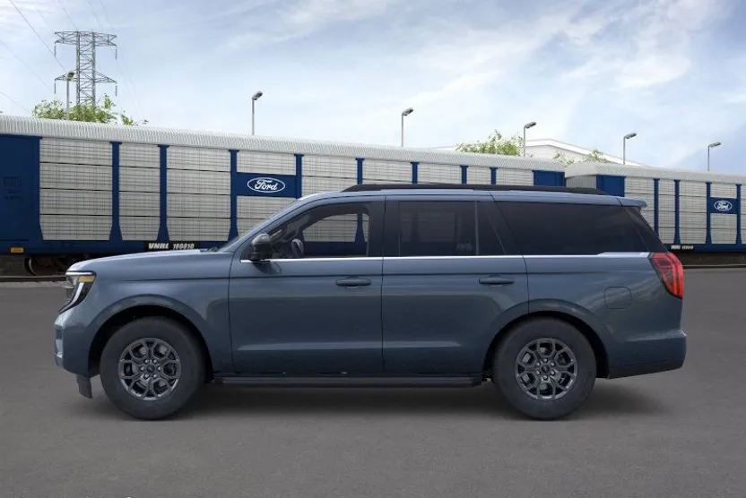 2025 Ford Expedition photo 1
