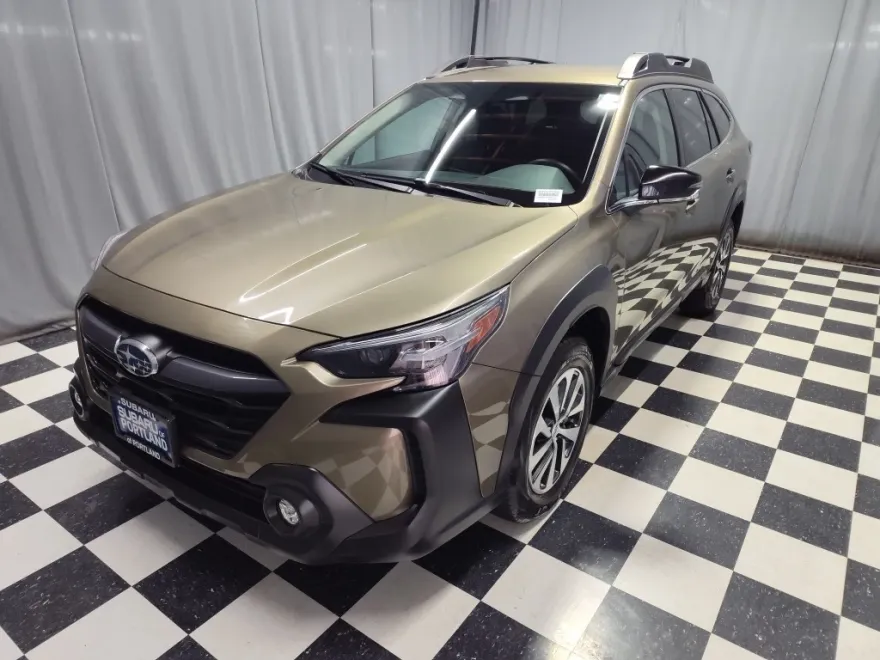 2024 Subaru Outback Premium photo 1