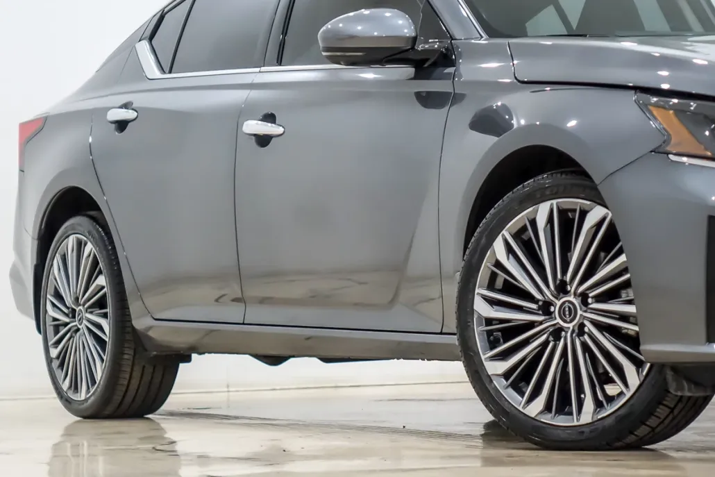 2024 Nissan Altima 2.5 SL photo 1