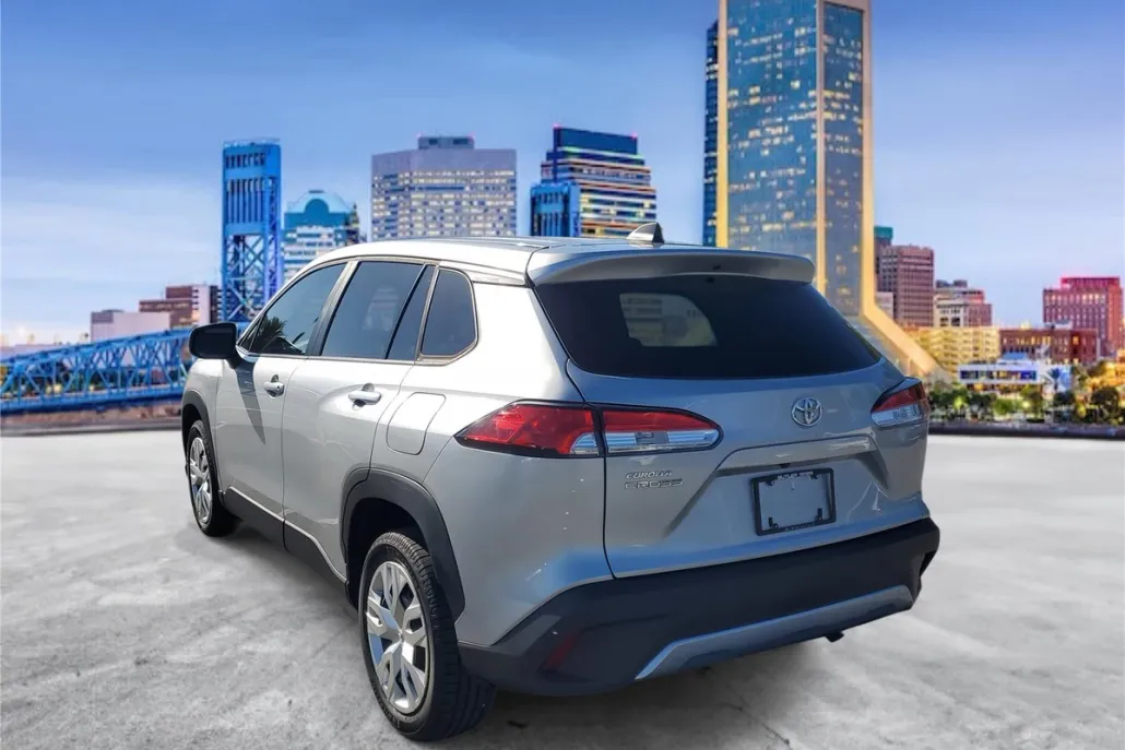 2022 Toyota Corolla Cross L photo 1