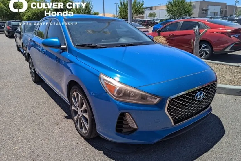 2018 Hyundai Elantra GT Base photo 1