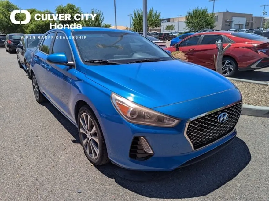 2018 Hyundai Elantra GT Base photo 1