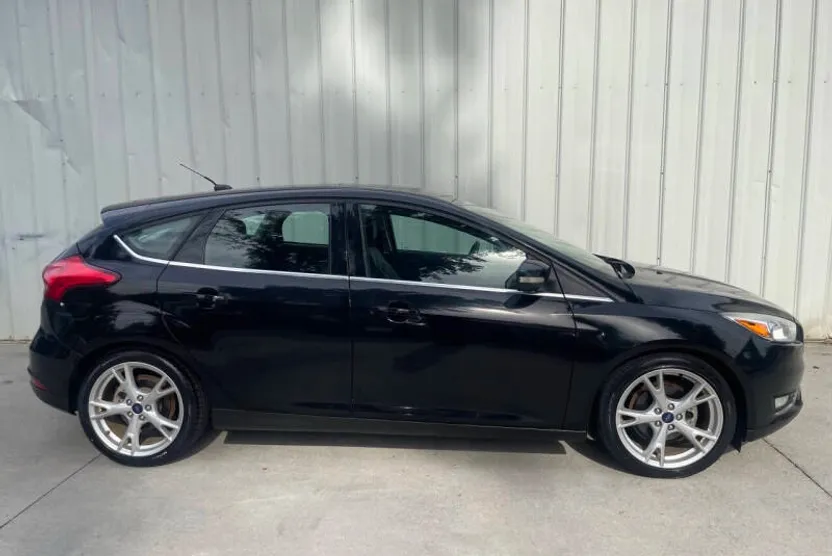 2016 Ford Focus Titanium photo 1