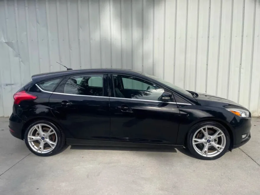 2016 Ford Focus Titanium photo 1