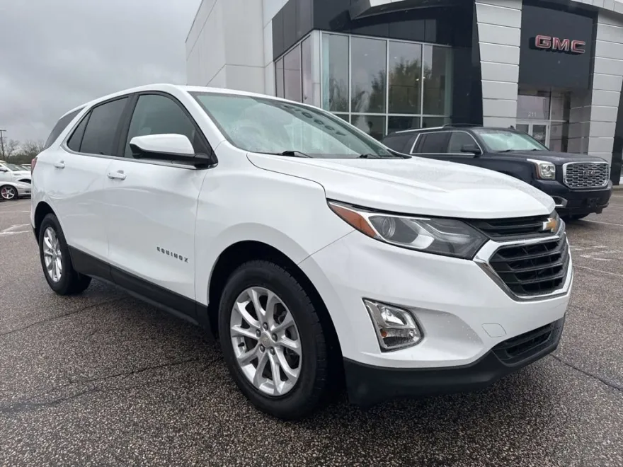 2021 Chevrolet Equinox LT photo 1