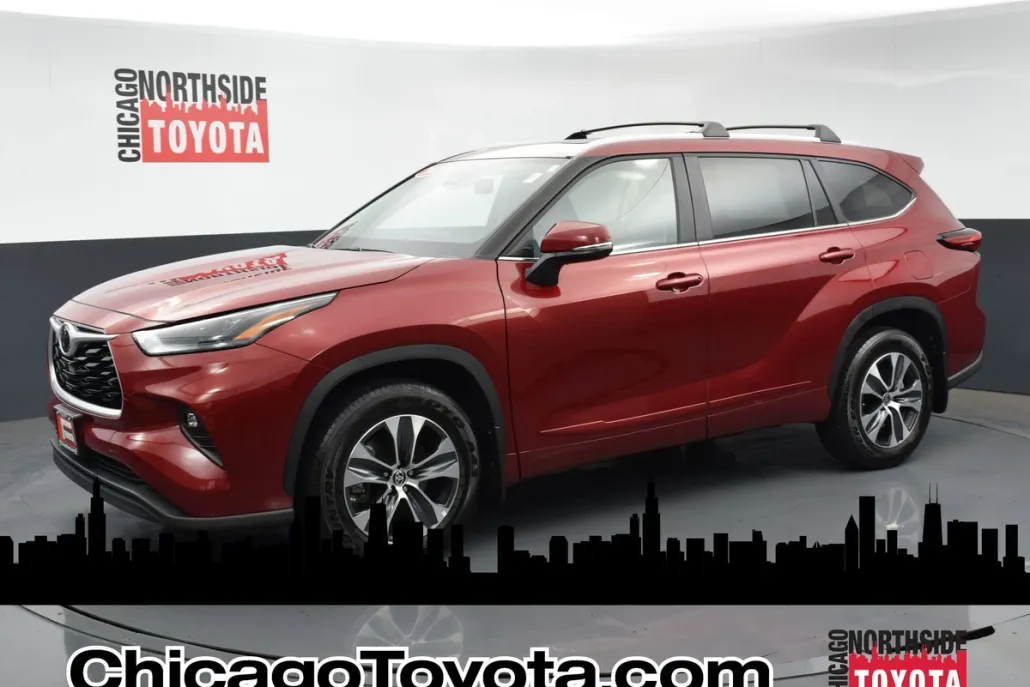 2023 Toyota Highlander XLE photo 1