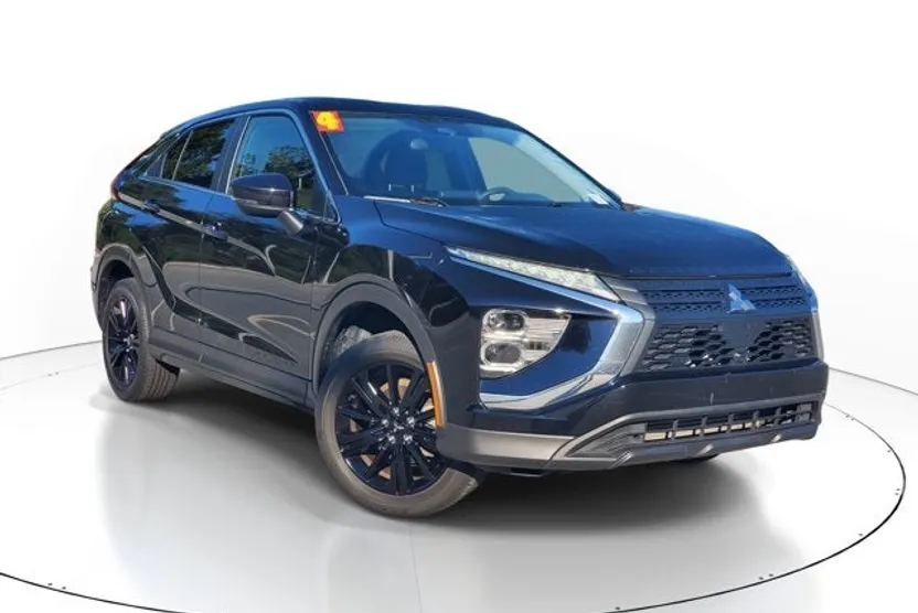 2024 Mitsubishi Eclipse Cross LE photo 1