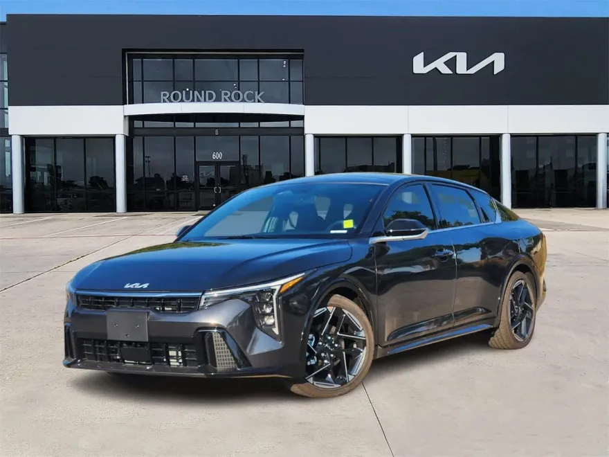 2025 Kia K4 GT-Line photo 1