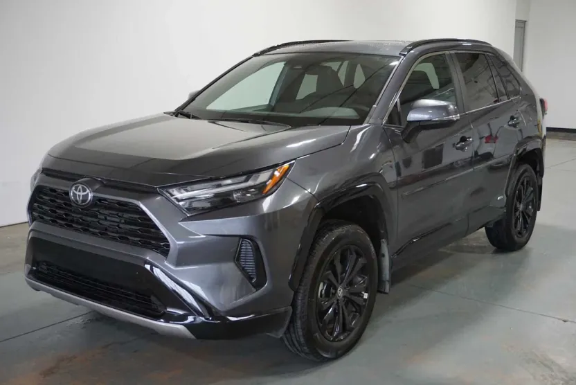 2025 Toyota RAV4 Hybrid SE photo 1