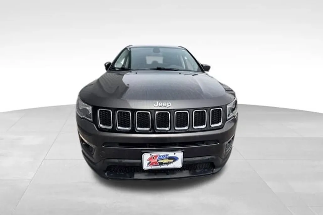 2021 Jeep Compass Latitude photo 1