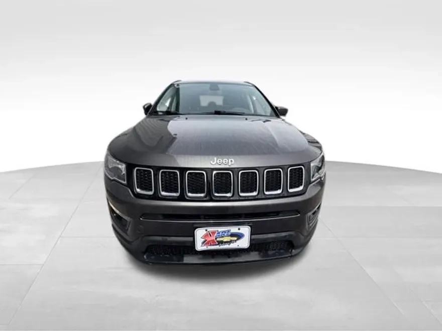 2021 Jeep Compass Latitude photo 1